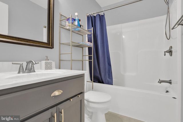 433 HARTFORD DRIVE, Chambersburg, PA 17202