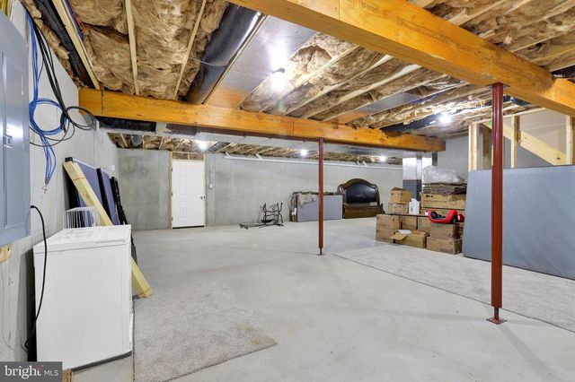 433 HARTFORD DRIVE, Chambersburg, PA 17202