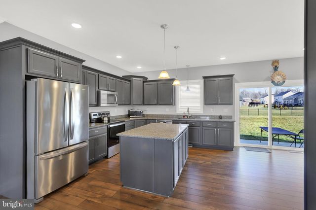 433 HARTFORD DRIVE, Chambersburg, PA 17202