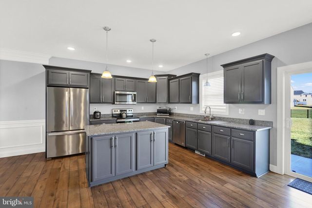 433 HARTFORD DRIVE, Chambersburg, PA 17202