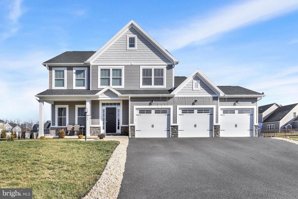 433 HARTFORD DRIVE, Chambersburg, PA 17202