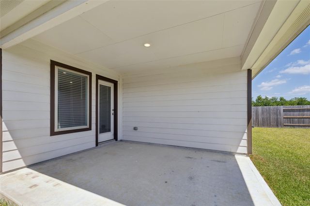 9918 Lockridge Manor Drive, Baytown, TX 77521