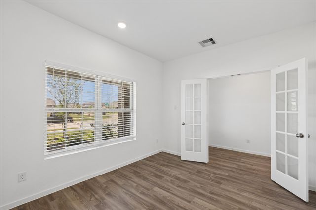 9918 Lockridge Manor Drive, Baytown, TX 77521