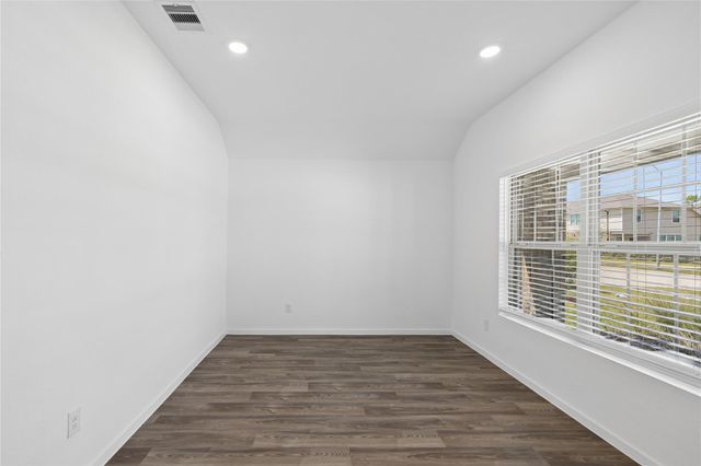9918 Lockridge Manor Drive, Baytown, TX 77521