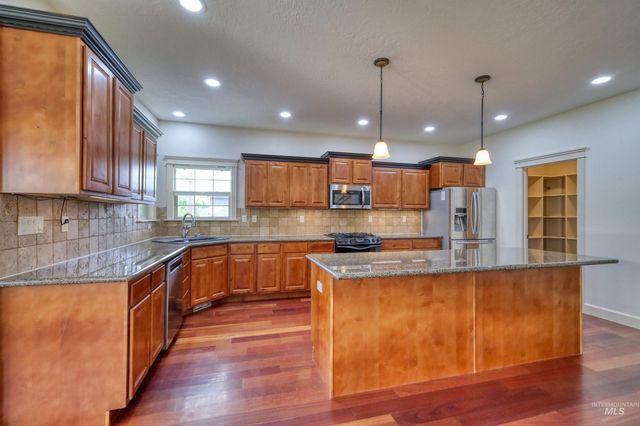 2813 S Bayhill Ct, Nampa, ID 83686