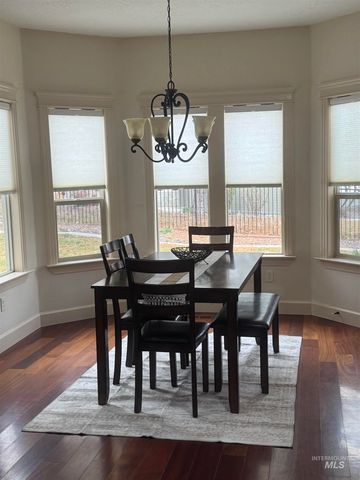 2813 S Bayhill Ct, Nampa, ID 83686