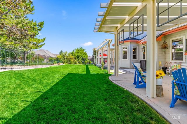 2813 S Bayhill Ct, Nampa, ID 83686