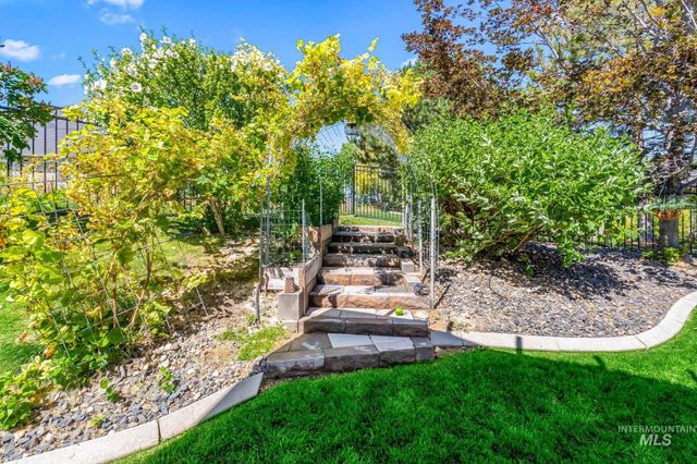 2813 S Bayhill Ct, Nampa, ID 83686