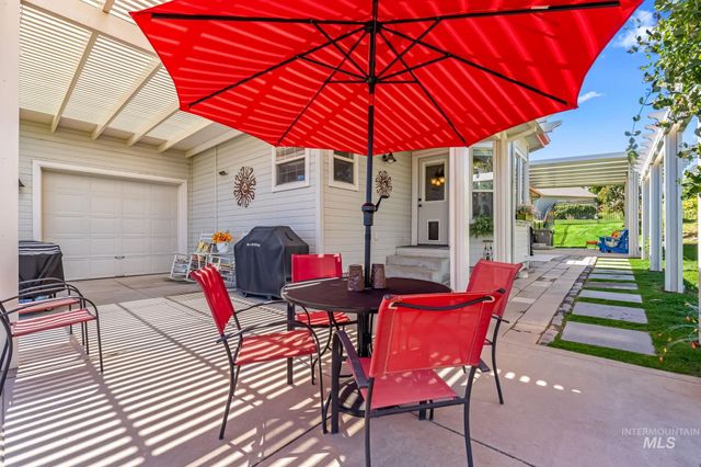 2813 S Bayhill Ct, Nampa, ID 83686