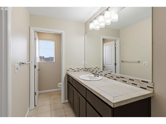 12813 Se 155TH Ave, Happy Valley, OR 97086