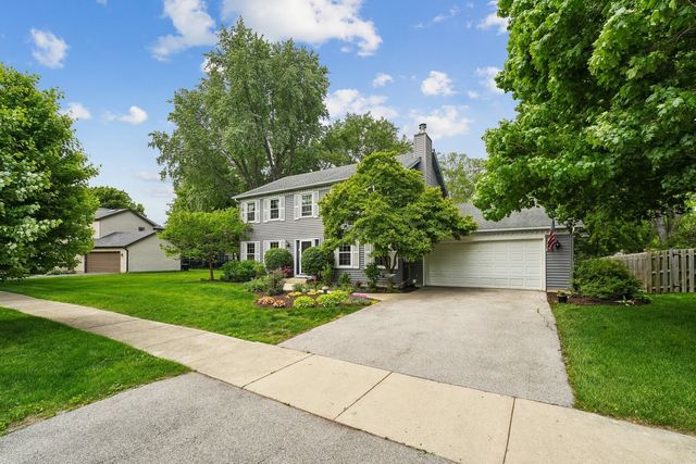 737 Clovetree Court, Naperville, IL 60540