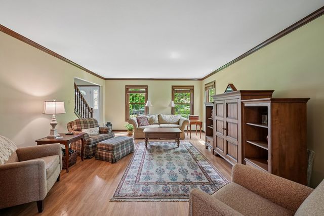 737 Clovetree Court, Naperville, IL 60540