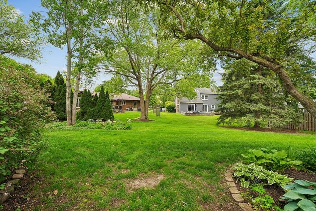 737 Clovetree Court, Naperville, IL 60540