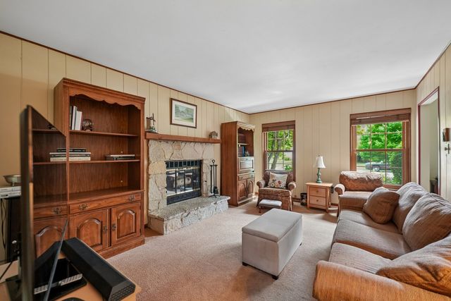 737 Clovetree Court, Naperville, IL 60540