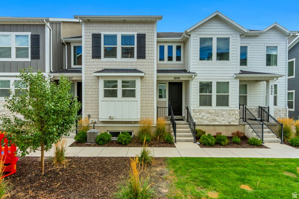 2051 N 3860 W, Lehi, UT 84043 — exterior