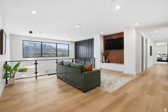 11606 S HALCOM DR, South Jordan, UT 84095