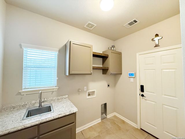 16015 Ponderosa Pass, Helotes, TX 78023