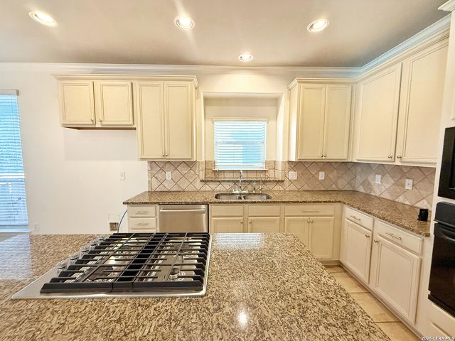 16015 Ponderosa Pass, Helotes, TX 78023