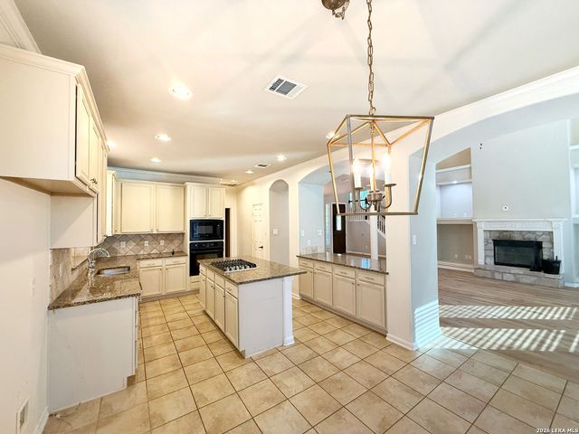 16015 Ponderosa Pass, Helotes, TX 78023