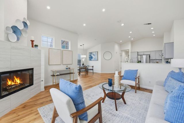 123 Positano Circle 406, Redwood City, CA 94065