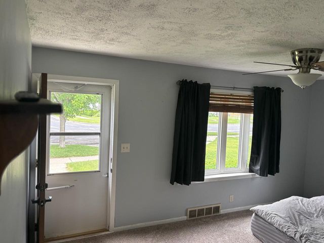 4945 W Tesch AVENUE, Milwaukee, WI 53220