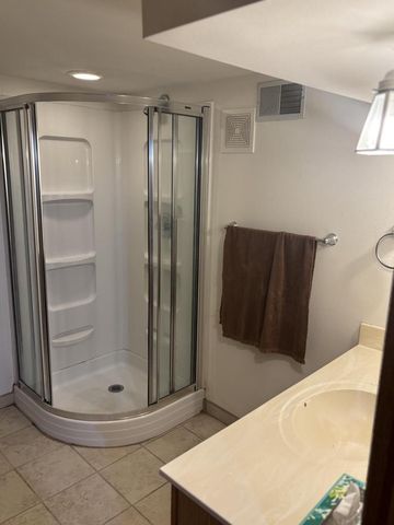 4945 W Tesch AVENUE, Milwaukee, WI 53220