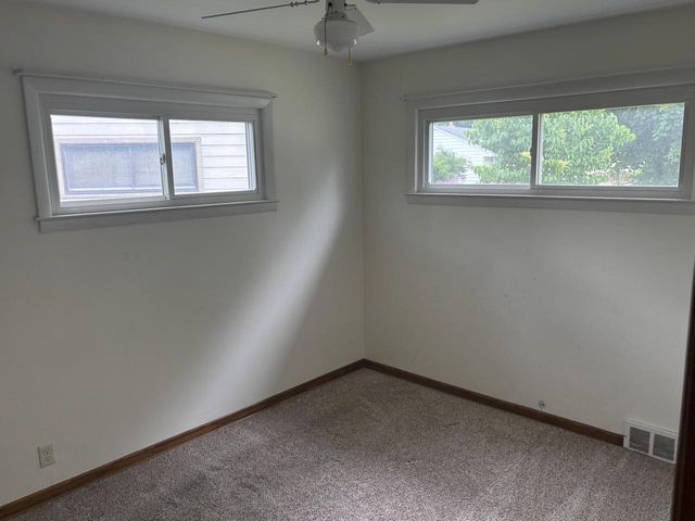 4945 W Tesch AVENUE, Milwaukee, WI 53220