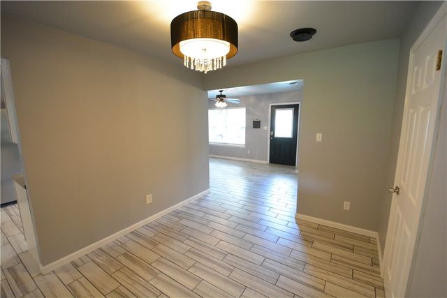 2203 Cottonwood Place, Springdale, AR 72762