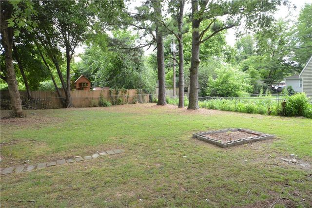 2203 Cottonwood Place, Springdale, AR 72762