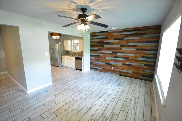 2203 Cottonwood Place, Springdale, AR 72762