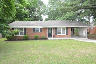 2203 Cottonwood Place, Springdale, AR 72762