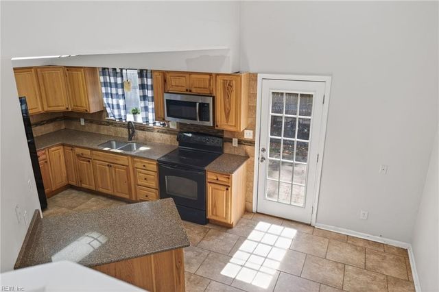 331 Sunflower CT, Virginia Beach, VA 23454