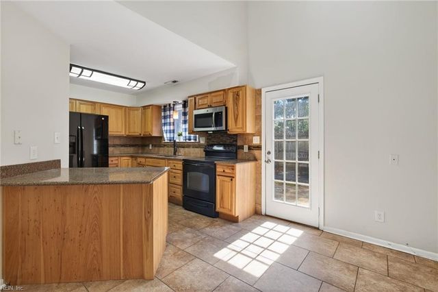 331 Sunflower CT, Virginia Beach, VA 23454