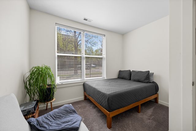 2238 W Maypole Avenue 101, Chicago, IL 60612