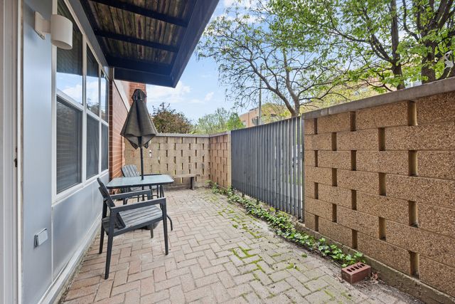 2238 W Maypole Avenue 101, Chicago, IL 60612