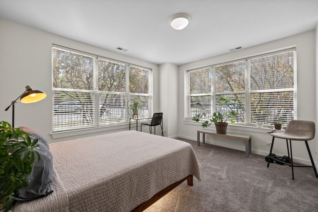 2238 W Maypole Avenue 101, Chicago, IL 60612