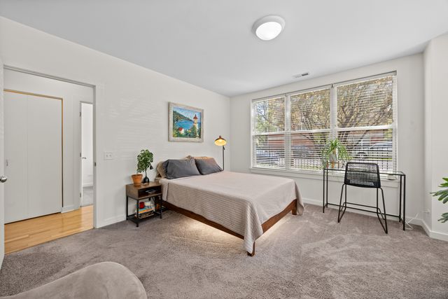2238 W Maypole Avenue 101, Chicago, IL 60612