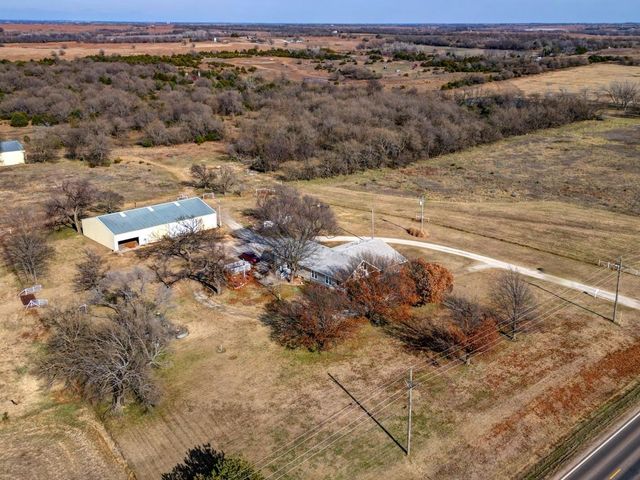 4622 E 9th Ave, Winfield, KS 67156