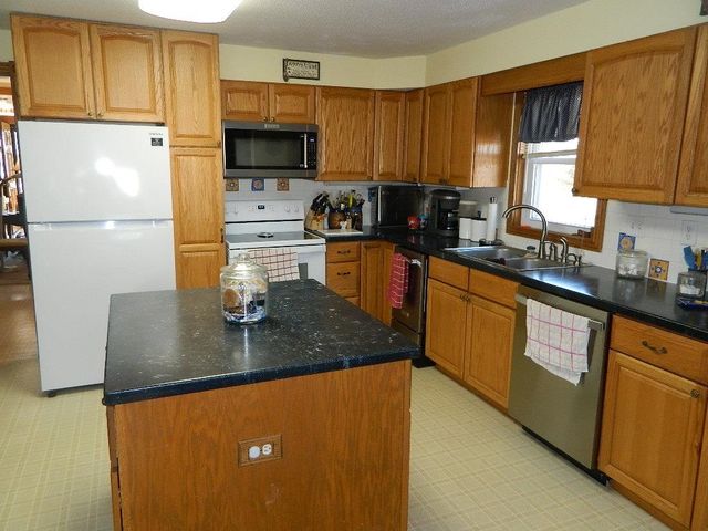 4622 E 9th Ave, Winfield, KS 67156