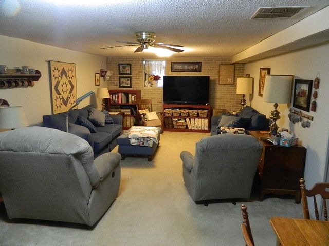 4622 E 9th Ave, Winfield, KS 67156