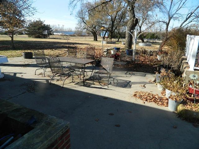 4622 E 9th Ave, Winfield, KS 67156