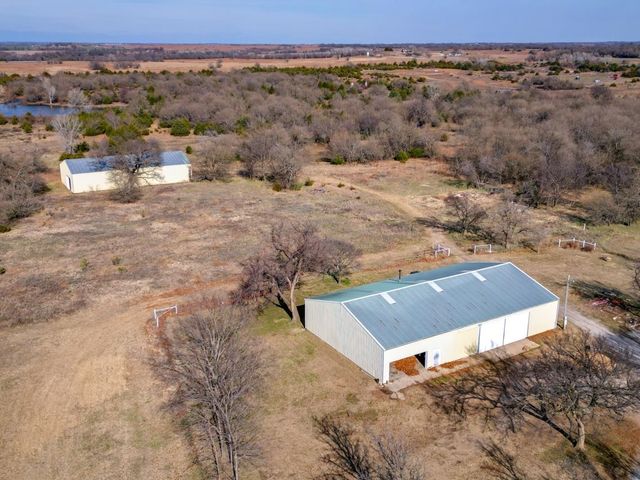 4622 E 9th Ave, Winfield, KS 67156