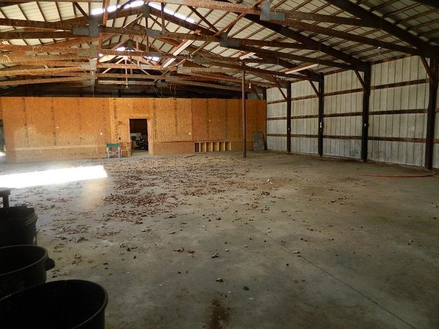 4622 E 9th Ave, Winfield, KS 67156