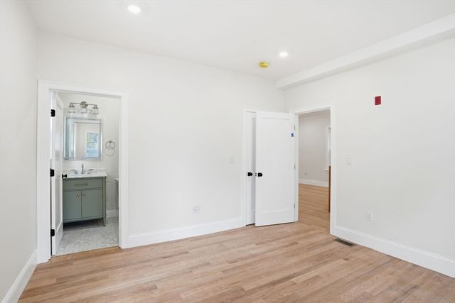 13 Langmaid Ave 1, Somerville, MA 02145