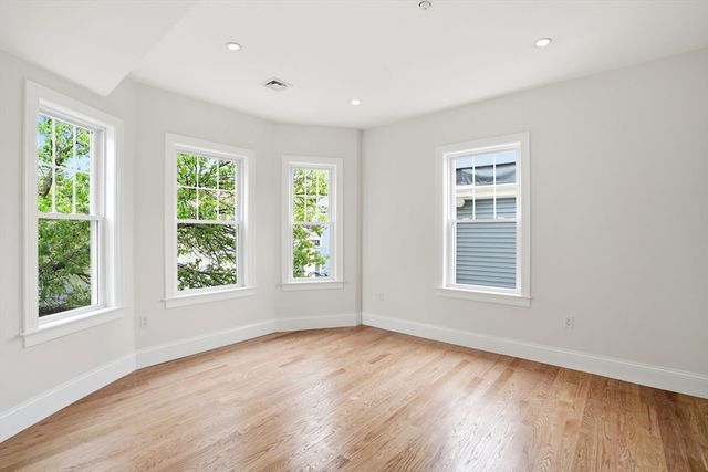 13 Langmaid Ave 1, Somerville, MA 02145