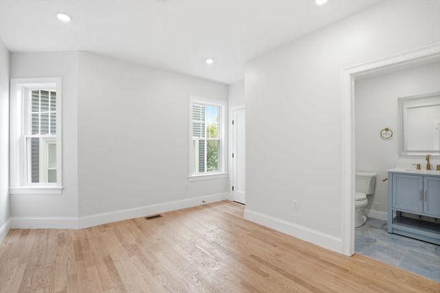 13 Langmaid Ave 1, Somerville, MA 02145
