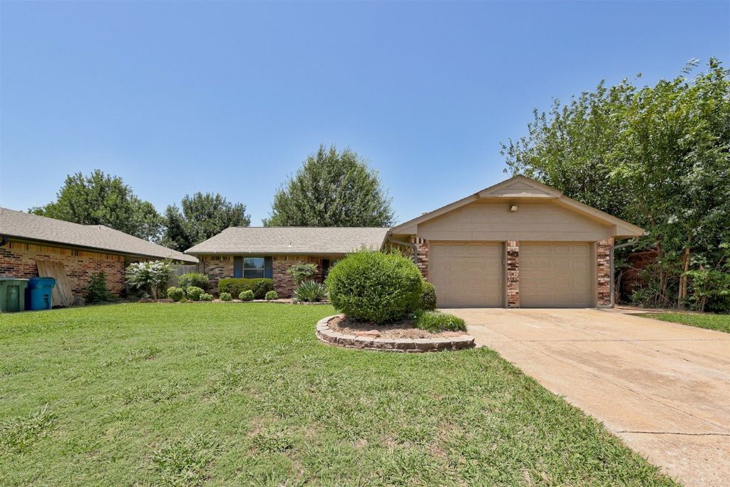 3313 Meadow Lane, Edmond, OK 73013
