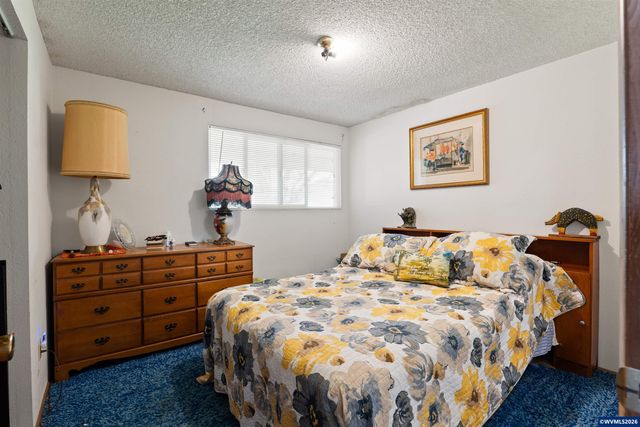 1584 NW Spray Ct, Roseburg, OR 97471