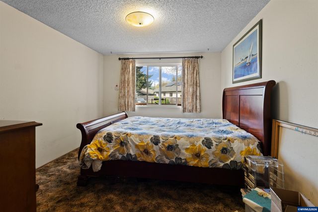 1584 NW Spray Ct, Roseburg, OR 97471