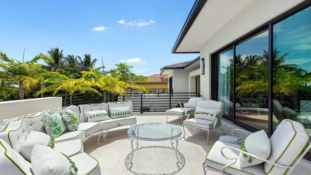 18 E Ocean Avenue, Ocean Ridge, FL 33435